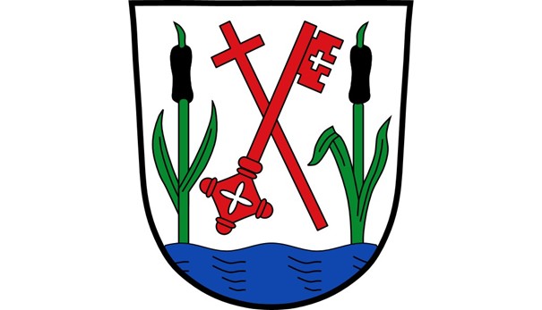 Wappen von Moorenweis Das Wappen der Gemeinde Moorenweis zeigt zwei gekreuzte rote Schlüssel hinter Schilf mit schwarzen Spitzen über einem blauen Wellengrund auf einem weißen Schild.